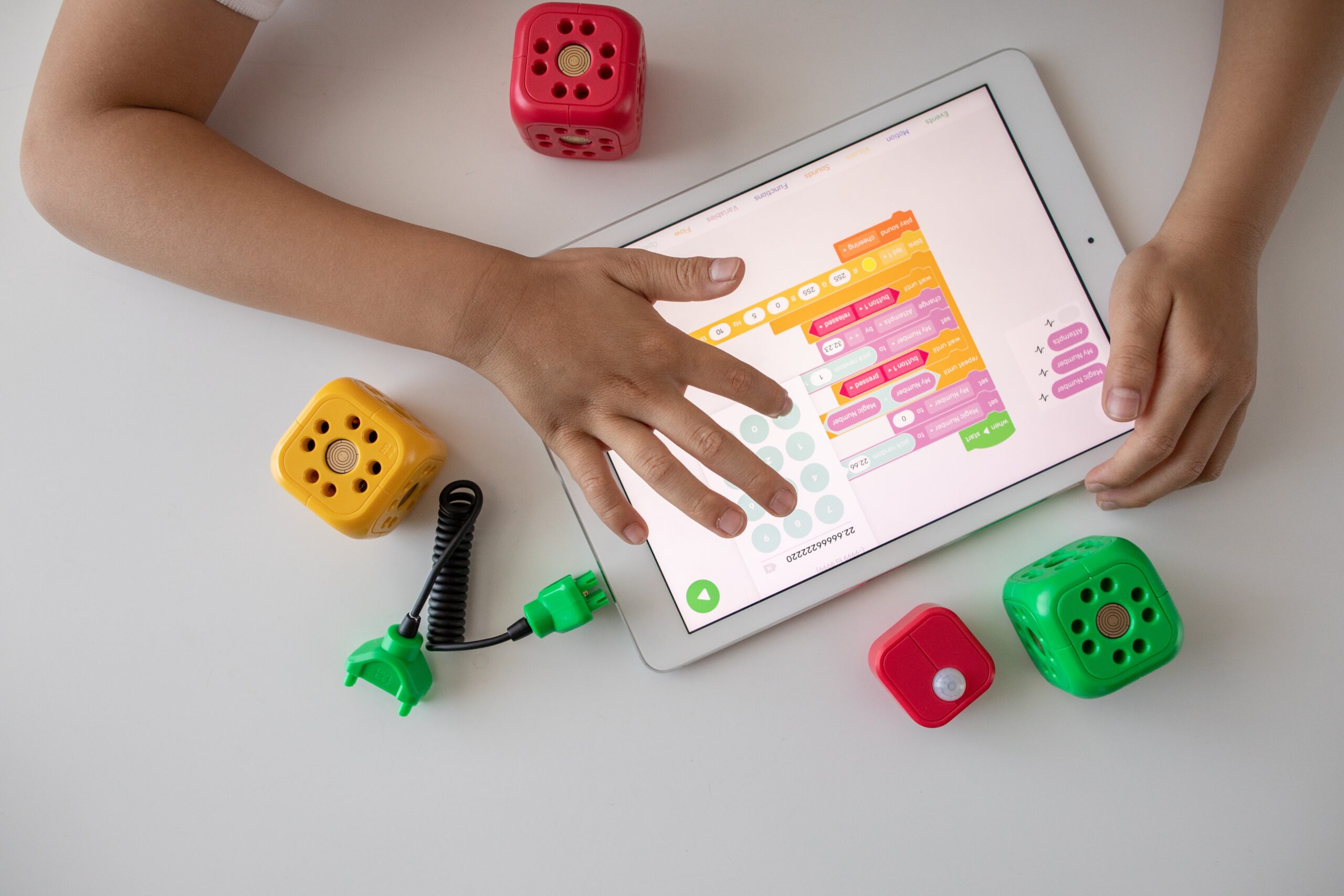 How Gadgets (and Schools) are Wrecking Kids’ Learning Abilities